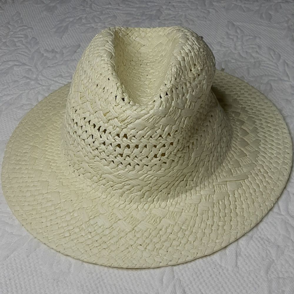 Jen&Co Cream Paper Hat NWT - Picture 2 of 9